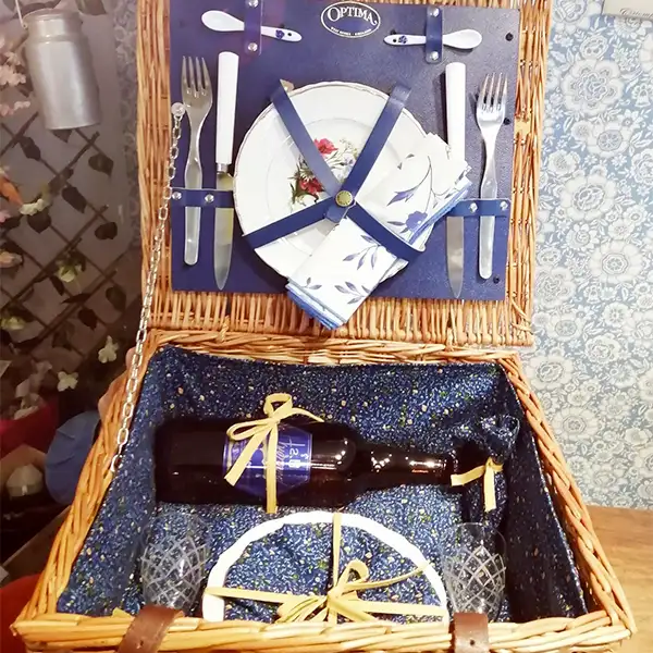 Paniers piquenique anciens