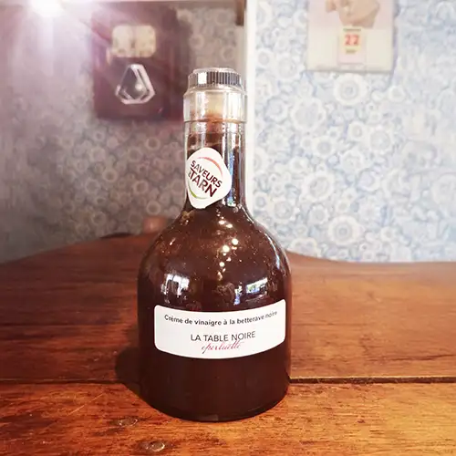 Crème de vinaigre à la betterave noire
