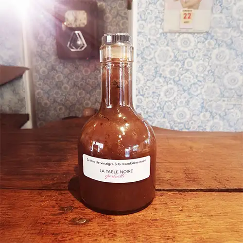 Crème de vinaigre à la mandarine noire